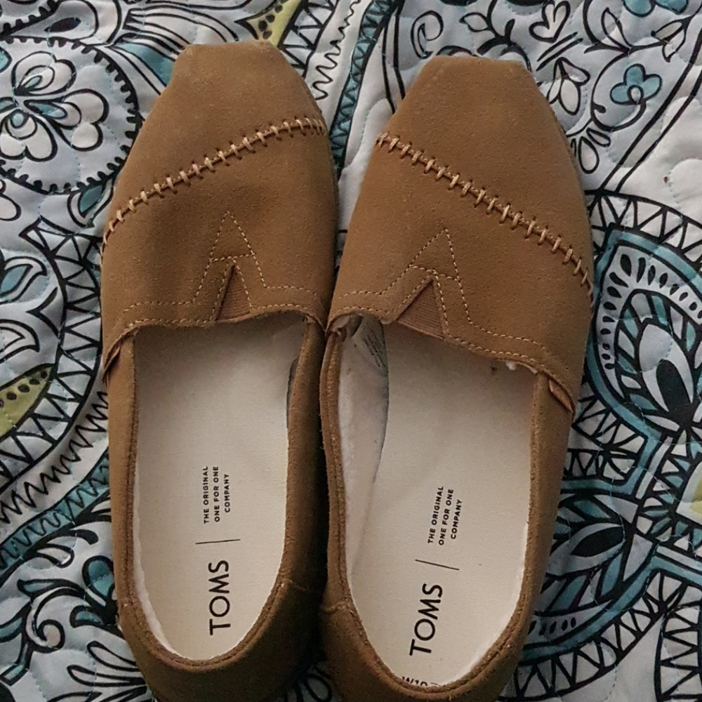Tom's shoes size 10